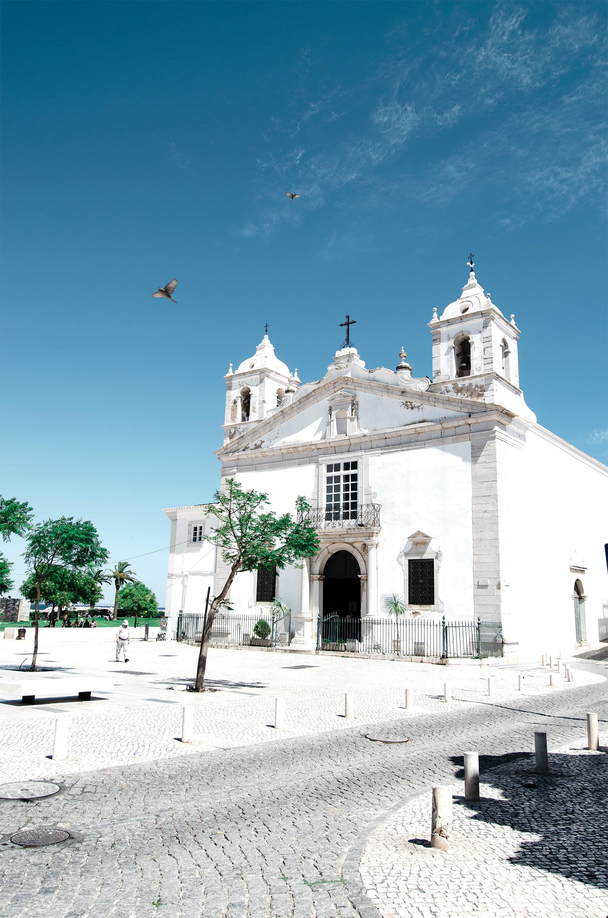things to do in Algarve, places to visit in Algarve, festivals in Algarve, best time to visit Algarve, daily budget in Algarve, food to try in Algarve, how to get to Algarve, road trip Algarve, beaches to visit in algarve