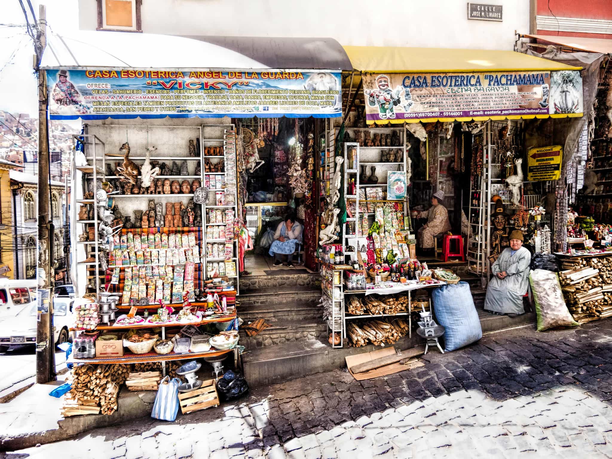 backpacking Bolivia, things to do in Bolivia, food to try in Bolivia, best time to visit Bolivia, Plces to visit in Bolivia, Mercado del Alto en La Paz