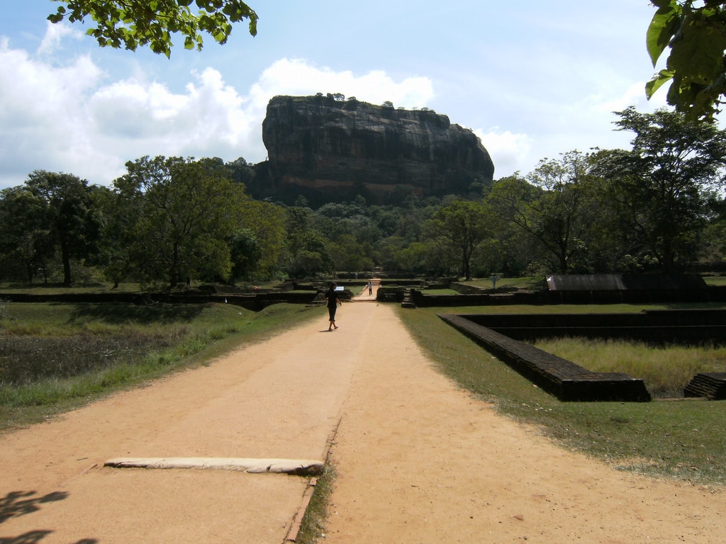 instagrammable places in Sri Lanka, Sirigiya Rock, Sri Lanka travel tips, things to know before visiting Sri Lanka, facts about Sri Lanka