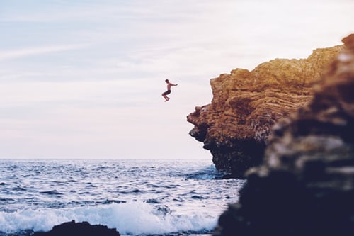 Cliff jumping in Siargao