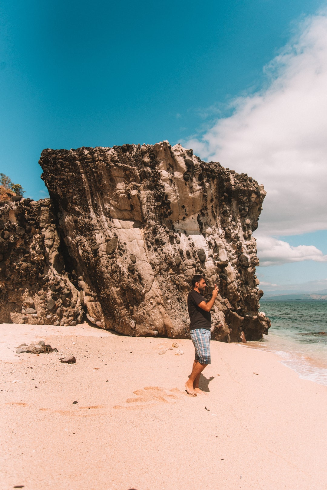 Camara Island, island hopping in Zambales, Zambales Island Hopping, pundaquit beach