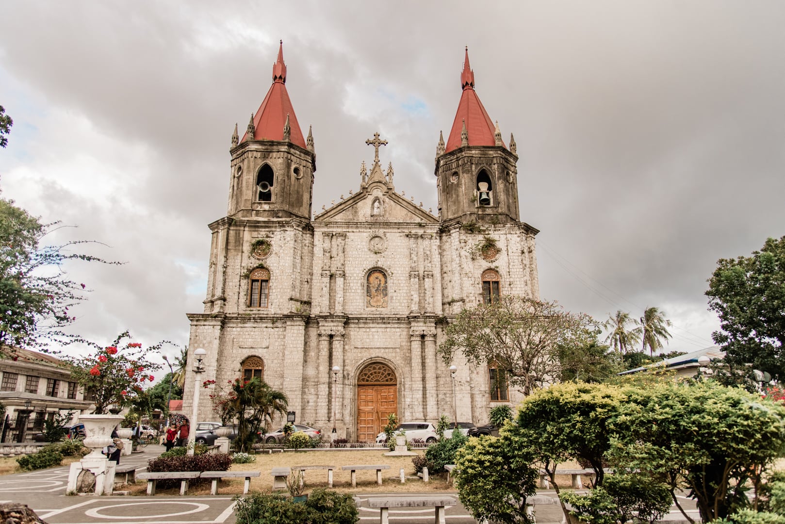 things to do in iloilo, iloilo tourist spots, what to do in iloilo, where to stay in iloilo, what to eat in iloilo, iloilo itinerary, iloilo travel guide, Molo church, St Anne Parish