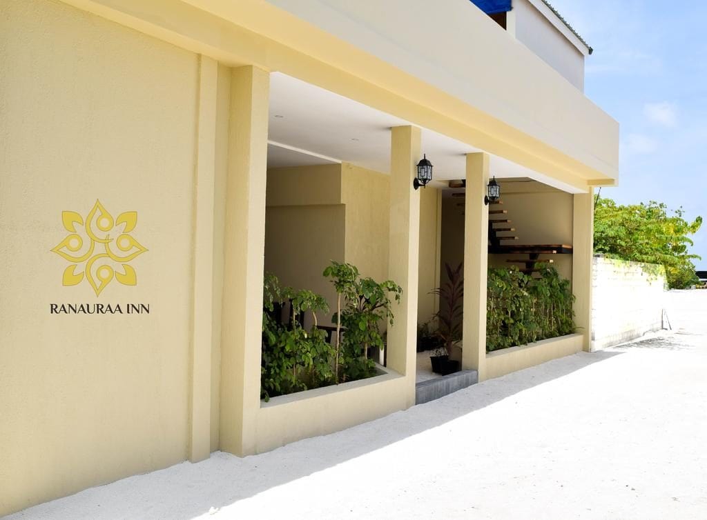 Ranauraa Inn in Dhiffushi Island