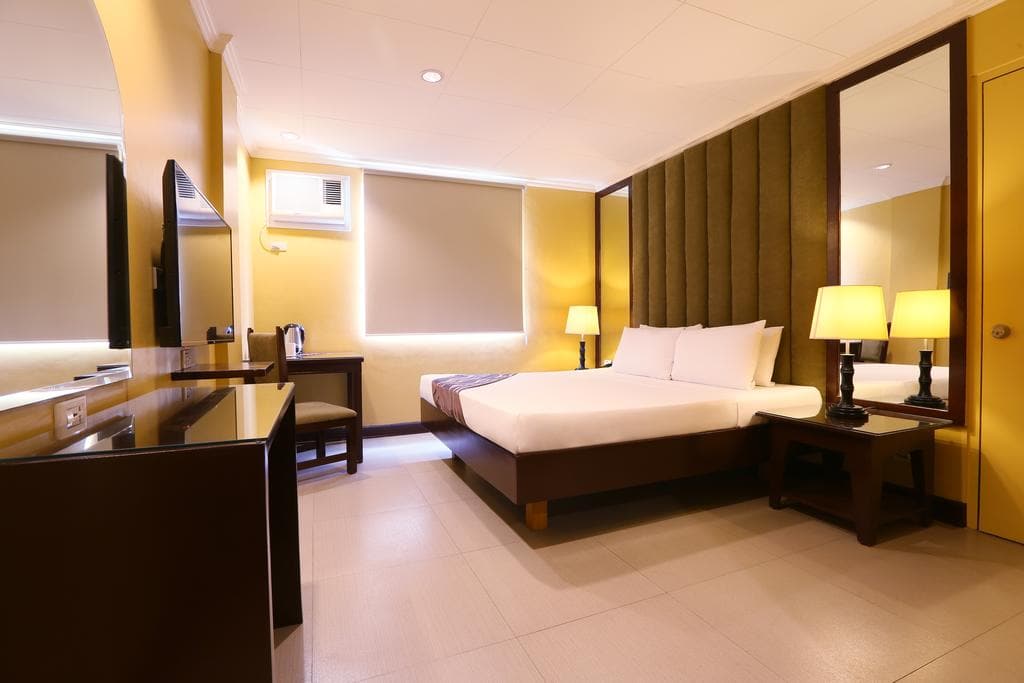 Hotel La Corona de Lipa, hotels in lipa, lipa resorts, lipa hotels