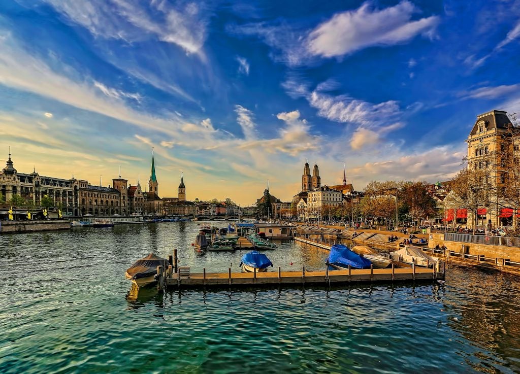 zurich airport to city, zurich airport to city center, How To Get From Zurich Airport to City Center, https://www.radioformula.com.mx/noticias/mexico/20210812/roban-camion-coca-cola-video-rapina-normalistas-carretera-de-puebla/
