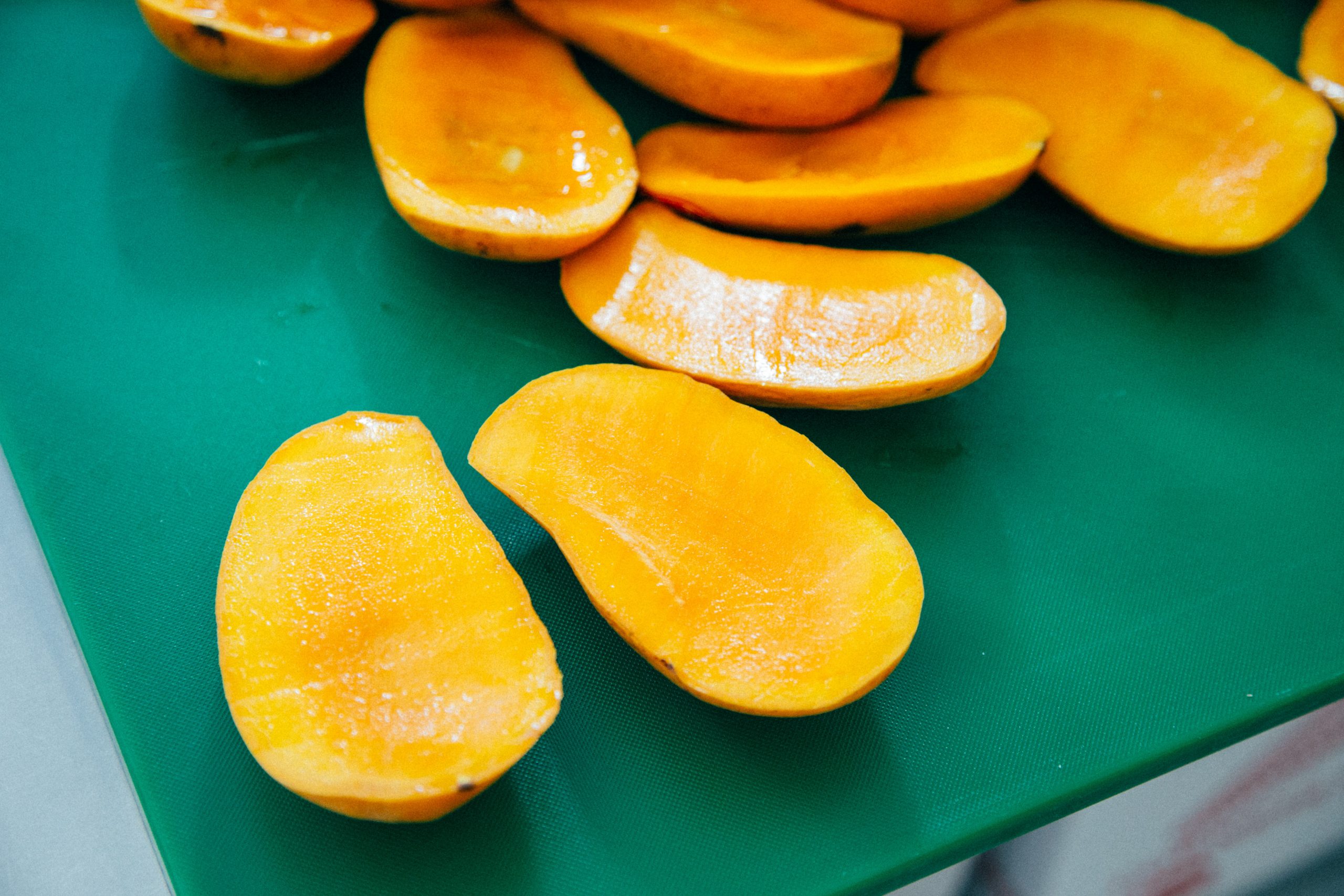 How to Make Mango Lassi (Recipe Guide) Tips and Calories