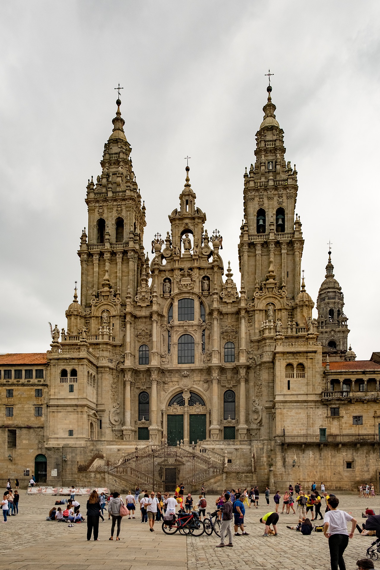 Best Places To Visit In Spain, How To Get From Santiago de Compostela Airport To City Center - All Possible Ways