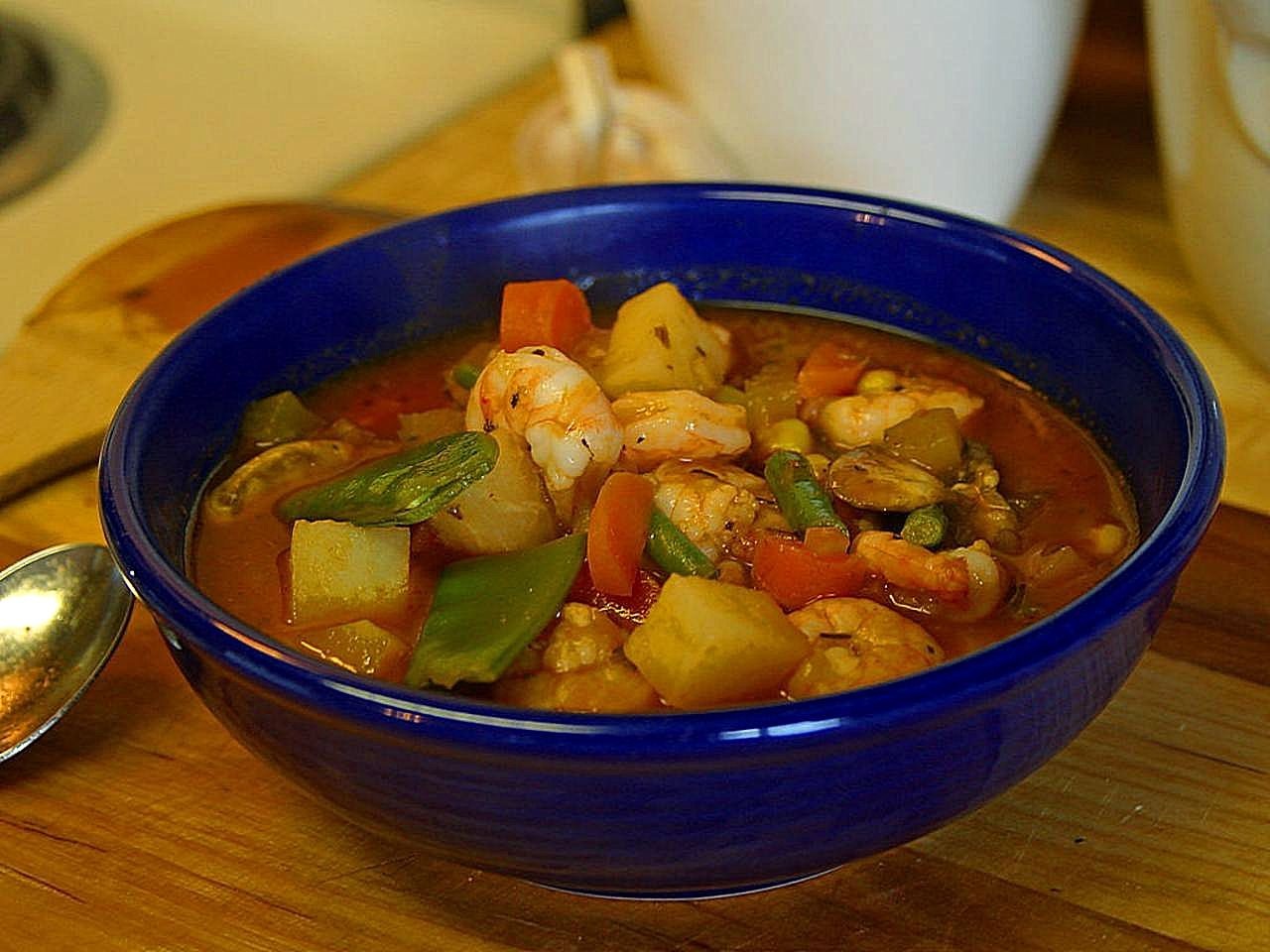 Conch Chowder , food in Bahamas, Bahamian food, traditional food in Bahamas, Bahamian dishes, Bahamian cuisine