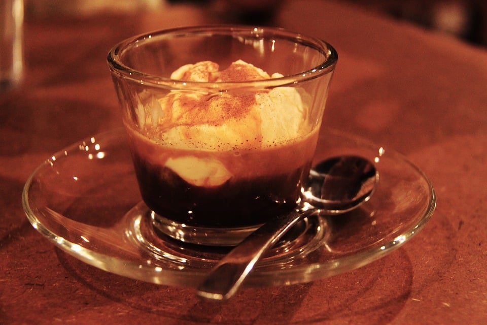 Affogato, Italian Food, Italian cuisine, traditional Italian food, food in Italy, Italian dishes