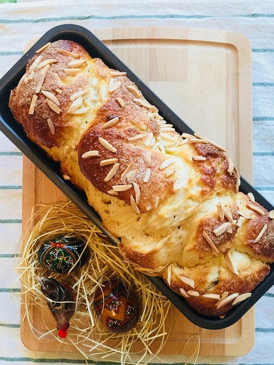 Romanian foods, Romanian desserts, Traditional food in Romania, What to eat in Romania, Desserts in Romania, Cozonac
