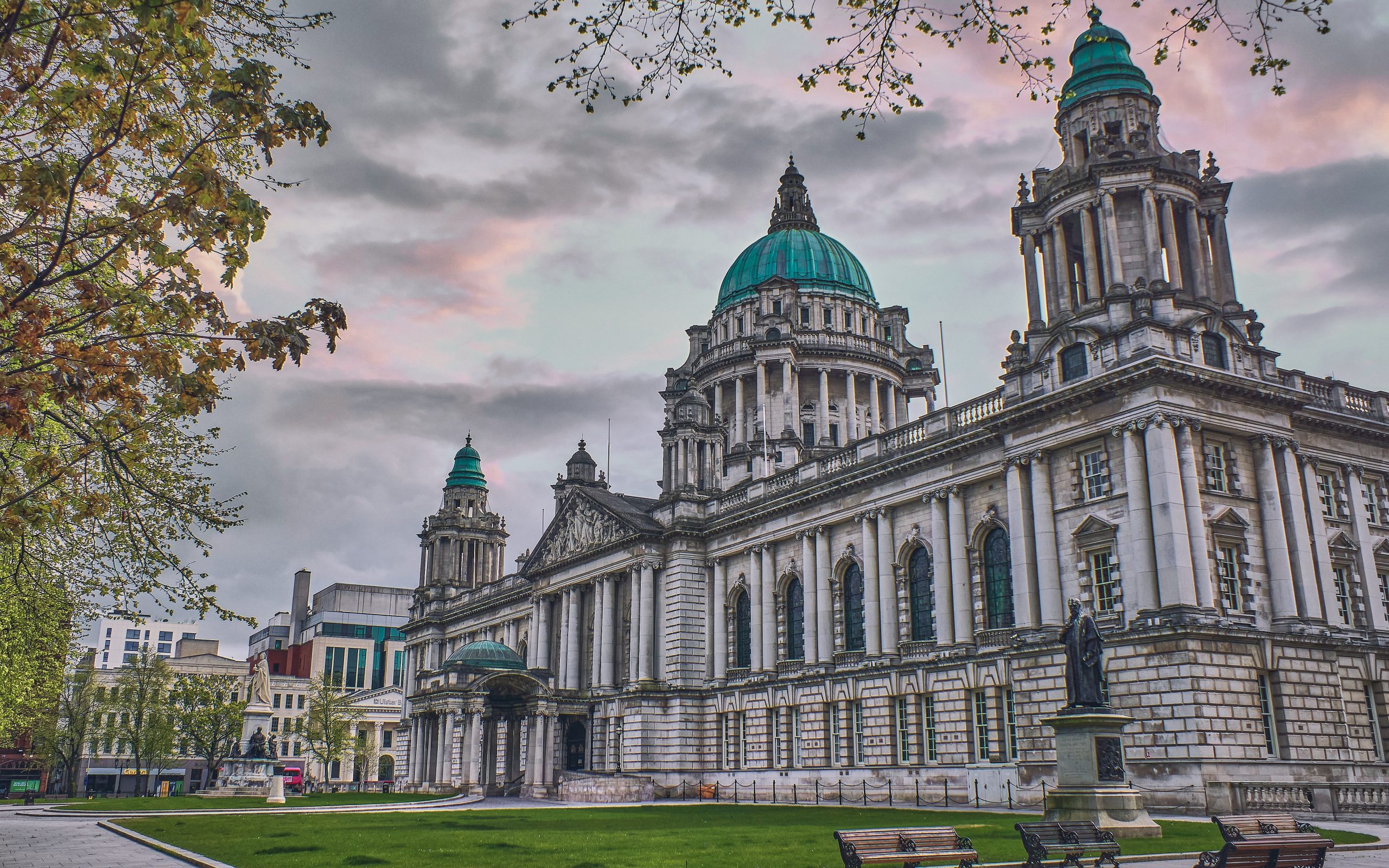 How To Get From Belfast Airport To City Center - All Possible Ways