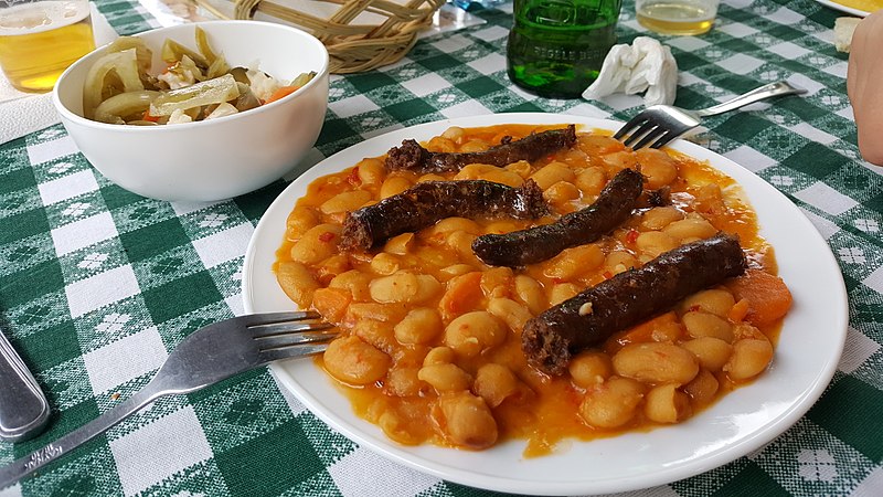 Romanian Food, Romanian cuisine, Traditional Romanian Food, food in Romania, Romanian dishes, Iahnie