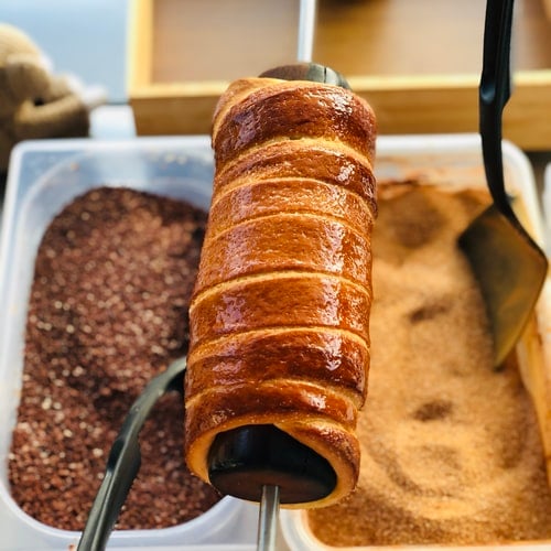 Romanian foods, Romanian desserts, Traditional food in Romania, What to eat in Romania, Desserts in Romania, Kürtőskalács