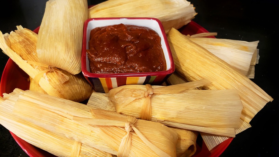 MEXICAN DISHES, FOOD IN MEXICO, MEXICAN CUISINE, MEXICAN FOODS,  TAMALES