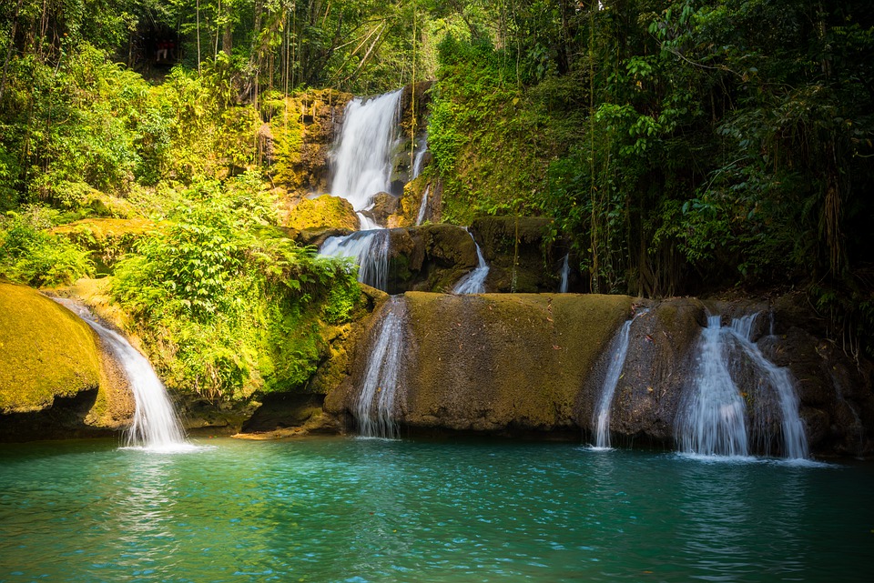 Negril vs Montego Bay - 10 Ways in Choosing the Best Jamaican Holiday