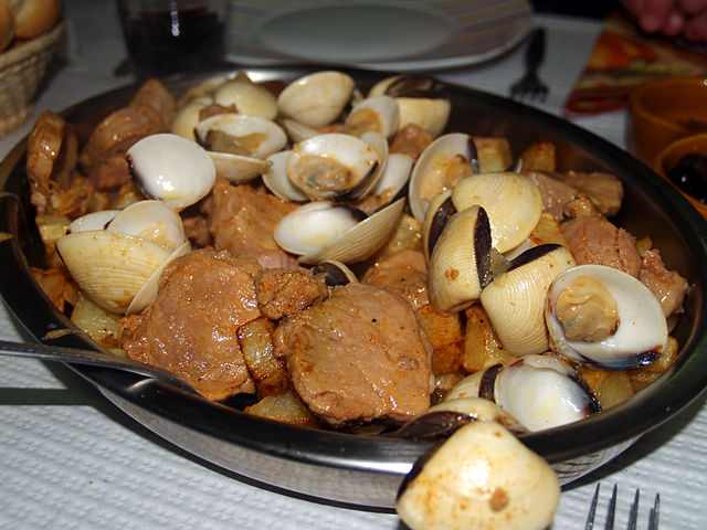 Portuguese Food, Portuguese cuisine, traditional Portuguese food, food in Portugal, Portuguese dishes, Carne de Porco a Alentejana