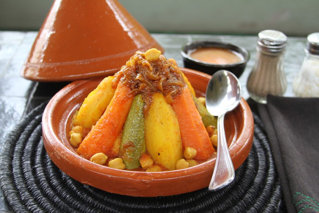 morrocan food, food in morocco, morrocan cuisine, morocan dishes, traditional morrocan food, Couscous