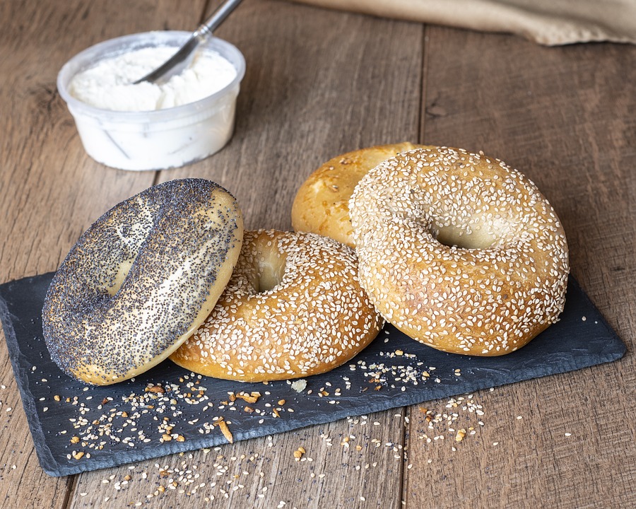 Canadian Food, Canadian cuisine, Traditional Canadian Food, food in Canada, Canadian dessert, dessert in Canada, Bagels