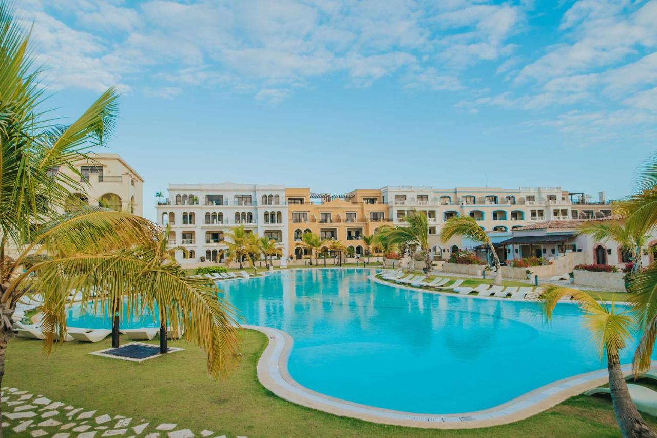 where to stay in punta cana, beach resorts in punta cana, elite aptos