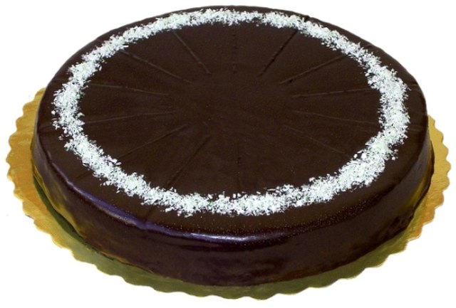 Bulgarian Food, Bulgarian cuisine, Traditional Bulgarian Food, food in Bulgaria, Bulgarian dishes, dessert in Bulgaria, Bulgarian dessert, Garash cake