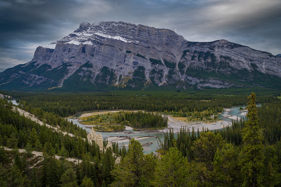 Canada instagram spots, most instagrammable places in Canada, instagrammable places in Canada, Canada photography, Canada photos, Banff National Park, Canada Travel Tips And Things To Know Before Visiting Canada For First Timers