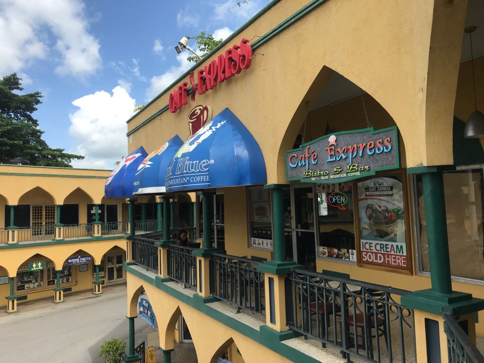 restaurants in ocho rios 2400, best restaurants in ocho rios 170, ocho rios food, where to eat in ocho rios, Cafe Express
