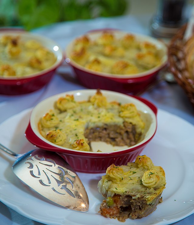 Irish Food, Irish cuisine, Traditional Irish Food, food in Ireland, Irish dishes, Cottage pie