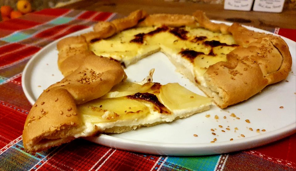 Maltese Food, Maltese cuisine, Traditional Maltese Food, food in Malta, Maltese dishes, ftira gawdxija