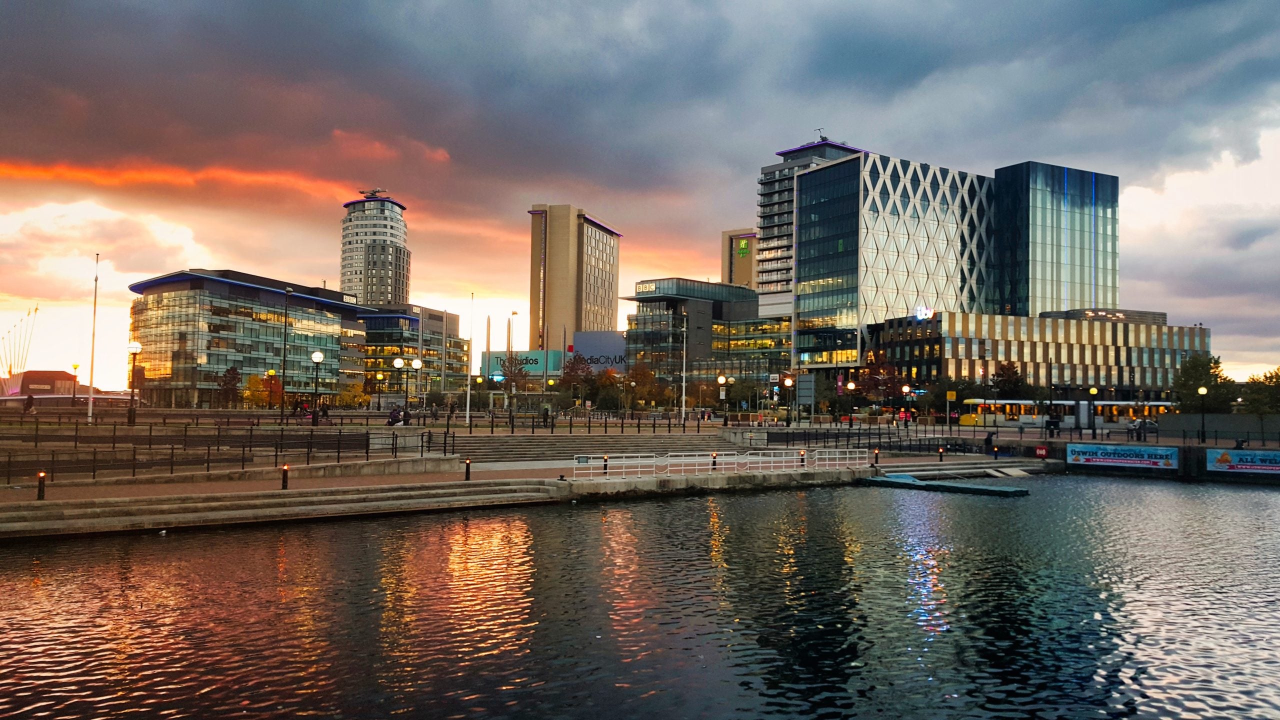 How To Get From Manchester Airport To City Center - All Possible Ways, cheapest way from Manchester airport to city center