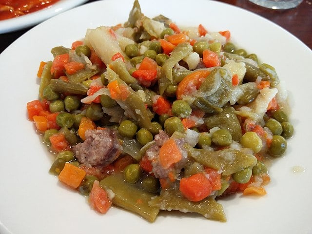 Ecuador Food, Ecuador cuisine, Traditional Ecuador Food, food in Ecuador, Ecuador dishes, Ecuadorian food, Menestra