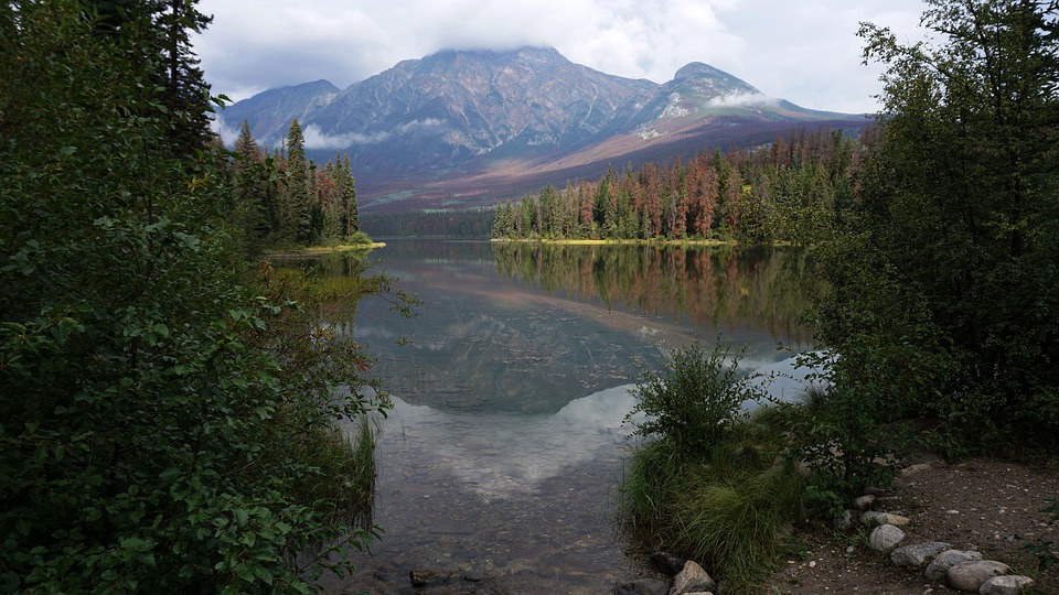 Canada instagram spots, most instagrammable places in Canada, instagrammable places in Canada, Canada photography, Canada photos, Pyramid lake
