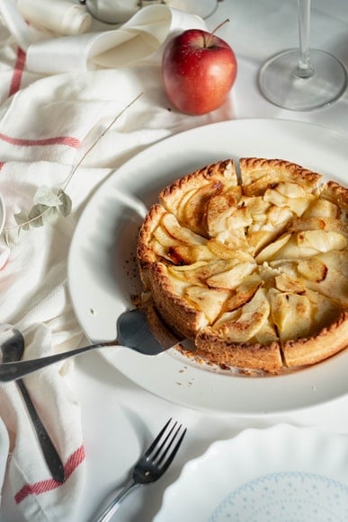 Denmark Food, Danish food, Danish cuisine, traditional snacks and desserts in Denmark, Denmark snacks, Denmark desserts, Danish dessert, Danish snacks, apple cake