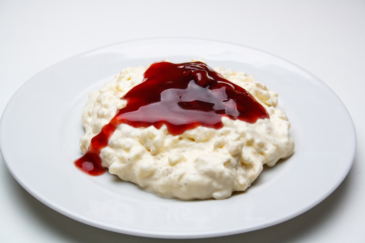 Denmark Food, Danish food, Danish cuisine, traditional snacks and desserts in Denmark, Denmark snacks, Denmark desserts, Danish dessert, Danish snacks, risalamande