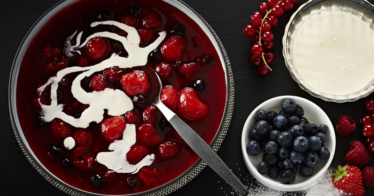 Denmark Food, Danish food, Danish cuisine, traditional snacks and desserts in Denmark, Denmark snacks, Denmark desserts, Danish dessert, Danish snacks, RØDGRØD MED FLØDE 