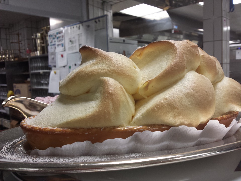 Austrian snacks, Traditional Austrian snacks and desserts, Austria snacks, Austrian desserts, traditional snacks and desserts in Austria, Austria desserts, salzburger nockerl