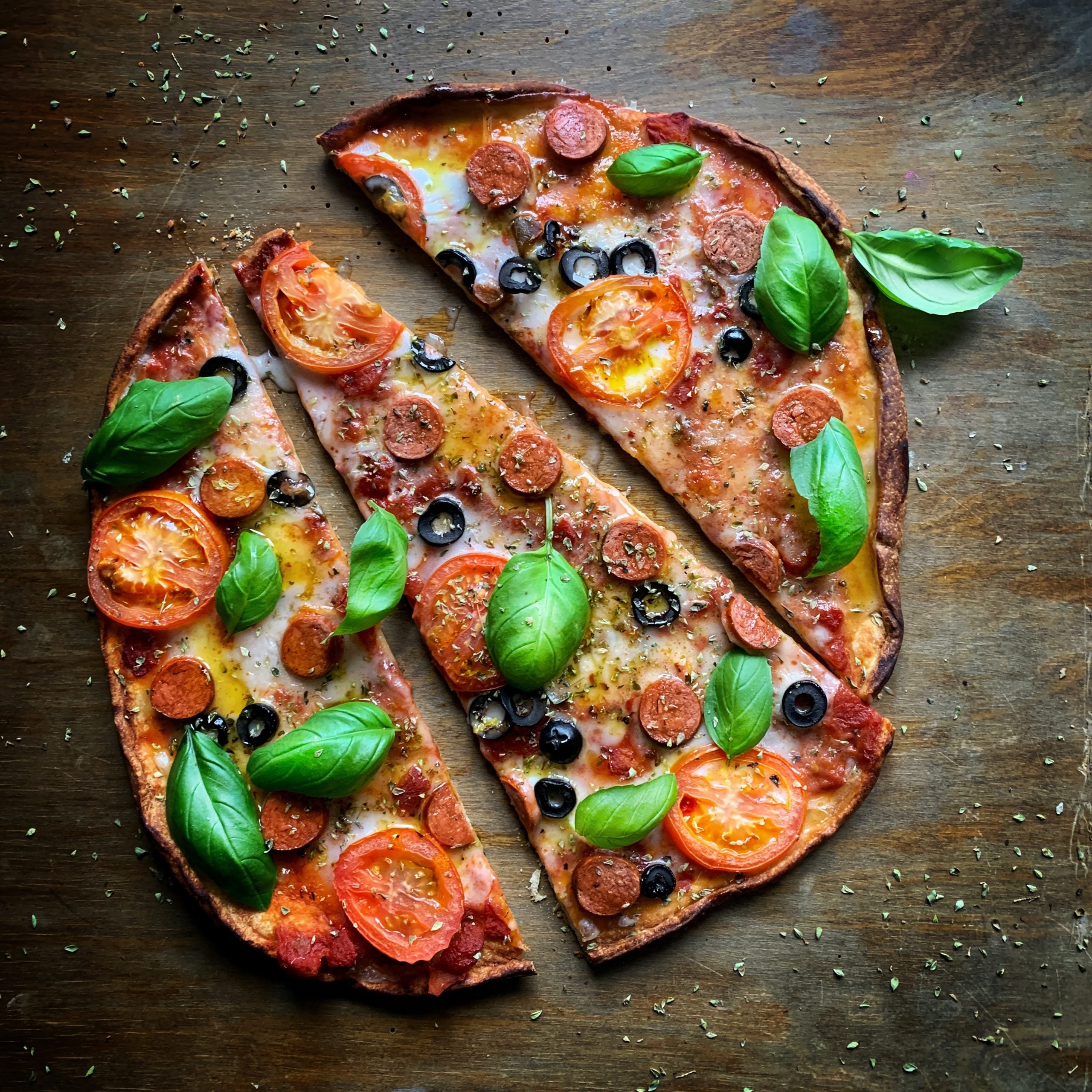 Canadian Vegan and Vegetarian Dishes vegan pizza scaled