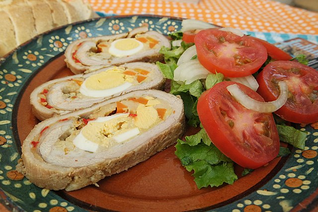 Best Argentinian Food- Best Argentinian Dishes, argentinian dishes, Argentinian Food, Argentinian cuisine, food in argentina, traditional Argentinian Food, argentina cuisine, argentina food, matambre arrollado