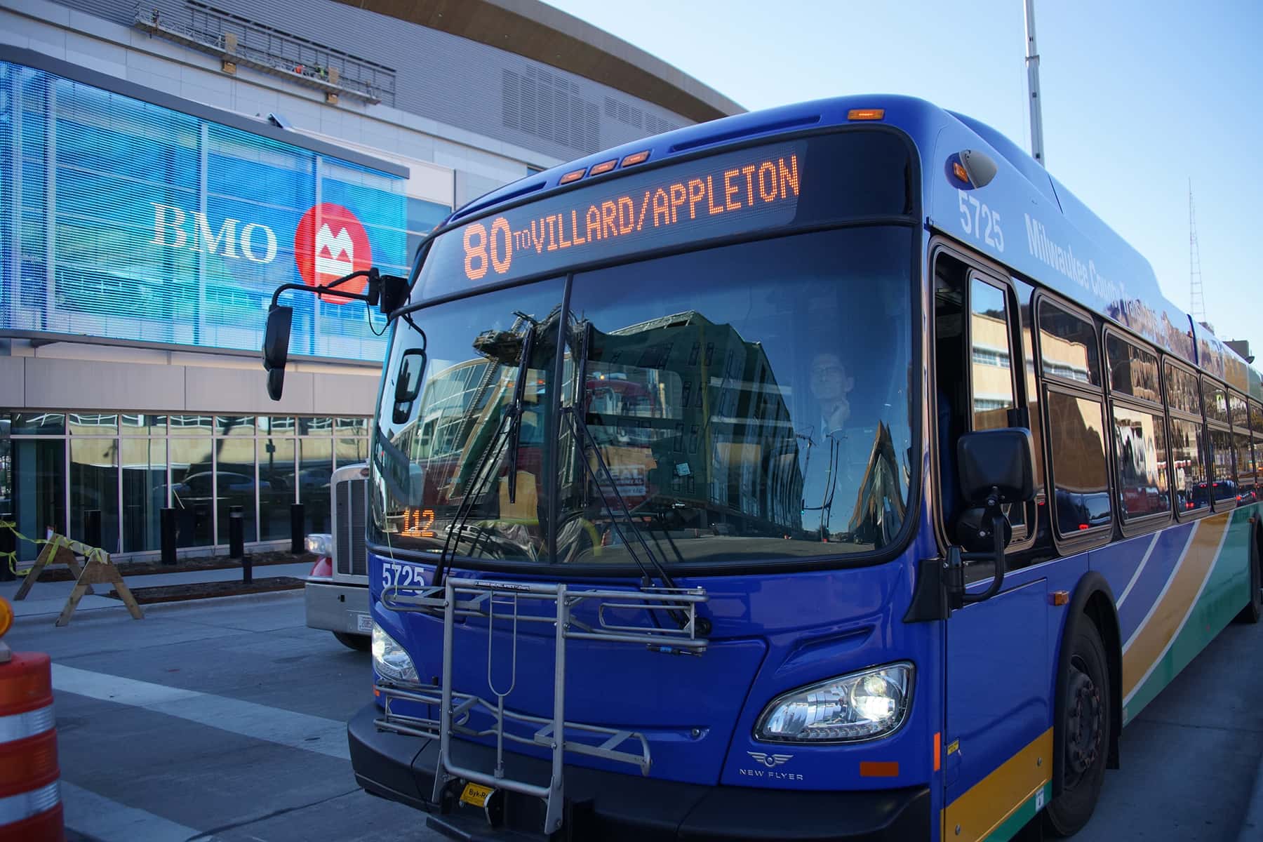 How To Get From Milwaukee Airport To City Center - All Possible Ways, cheapest way from Milwaukee airport to city center, cheapest way from Milwaukee airport to downtown, Milwaukee airport to city center, Milwaukee airport to city, Milwaukee airport to downtown, Bus Airport Milwaukee