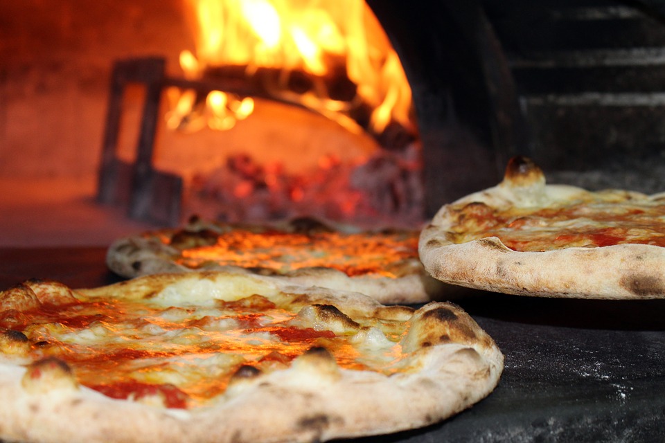 restaurants in Maui, best restaurants in Maui, Maui food, Maui restaurants, where to eat in Maui, serpico's pizzeria