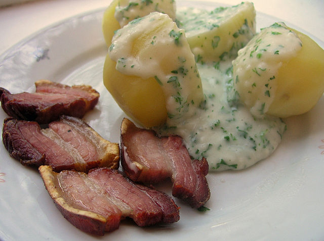 Denmark Food, Traditional Denmark Food, Danish food, Danish cuisine, traditional food in Denmark, Denmark cuisine, Denmark dishes, Danish dishes, STEGT FLÆSK MED PERSILLESOVS 