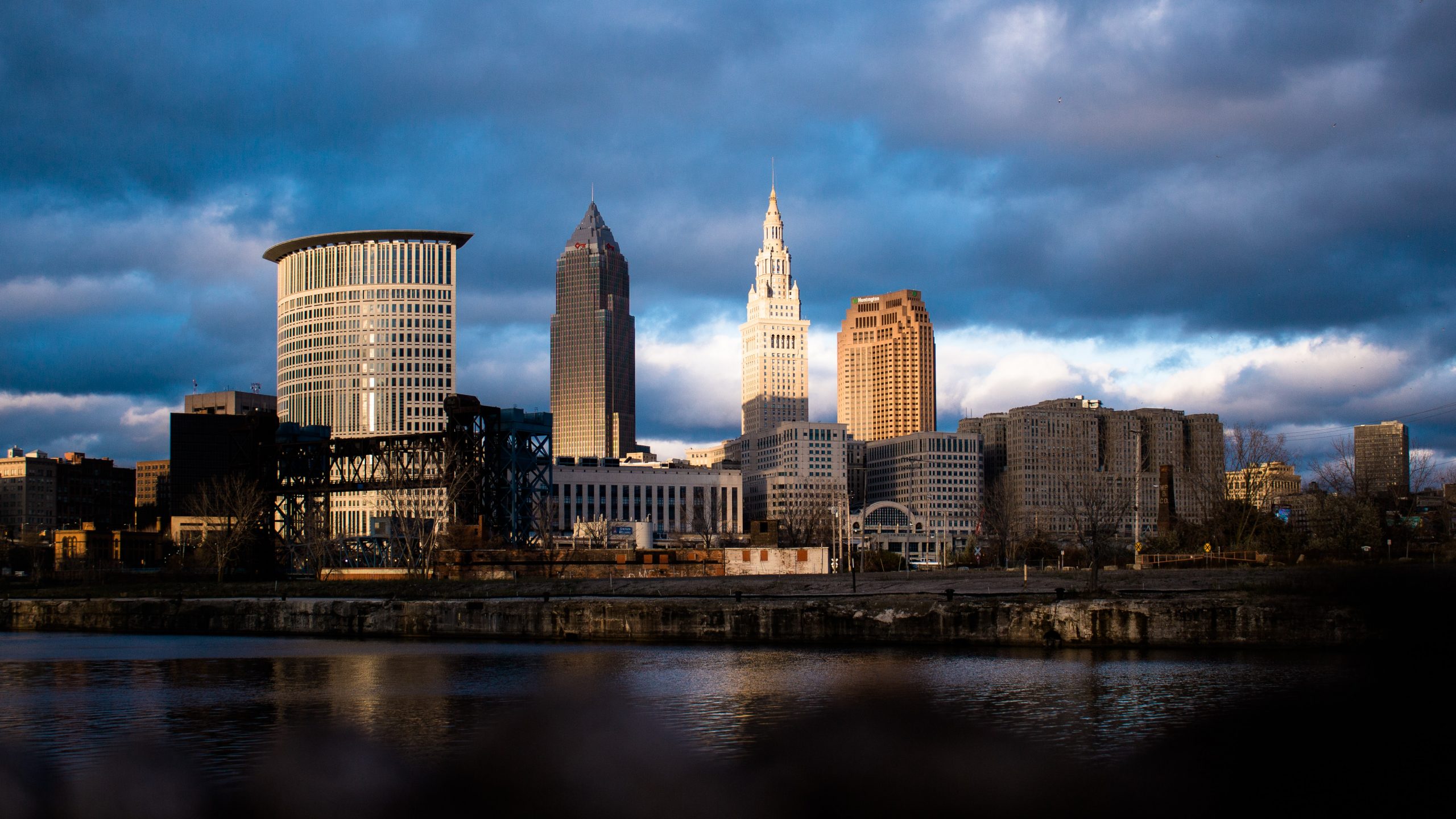How To Get From Cleveland Airport To City Center - All Possible Ways, cheapest way from 
Cleveland airport to city center, cheapest way from Cleveland airport to downtown, Cleveland airport to city center, Cleveland airport to city, Cleveland airport to downtown, Metro Cleveland Airport