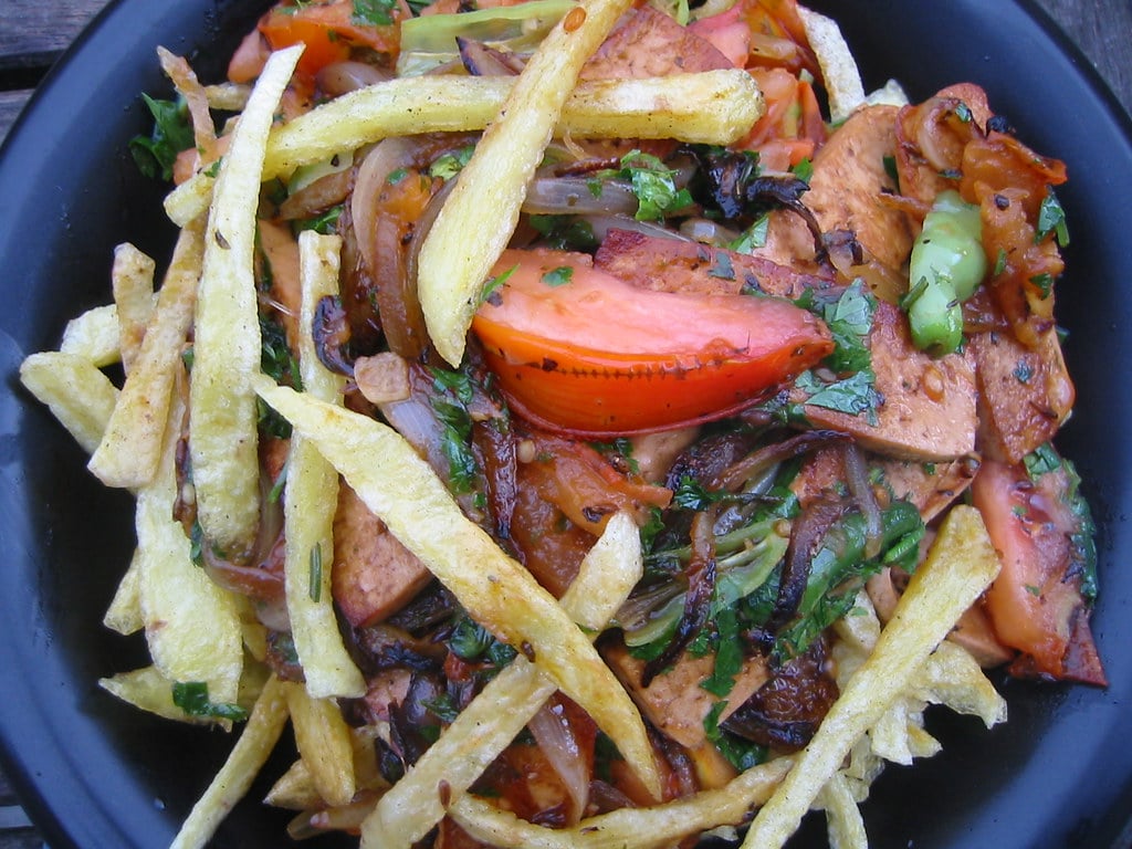 vegan lomo saltado Peruvian dishes, plant-based lomo saltado Peruvian dishes, vegetarian lomo saltado Peruvian dishes, vegetarian food in Peru, vegan food in Peru, Peruvian vegetarian dishes, vegan in Peru, vegetarian in Peru
