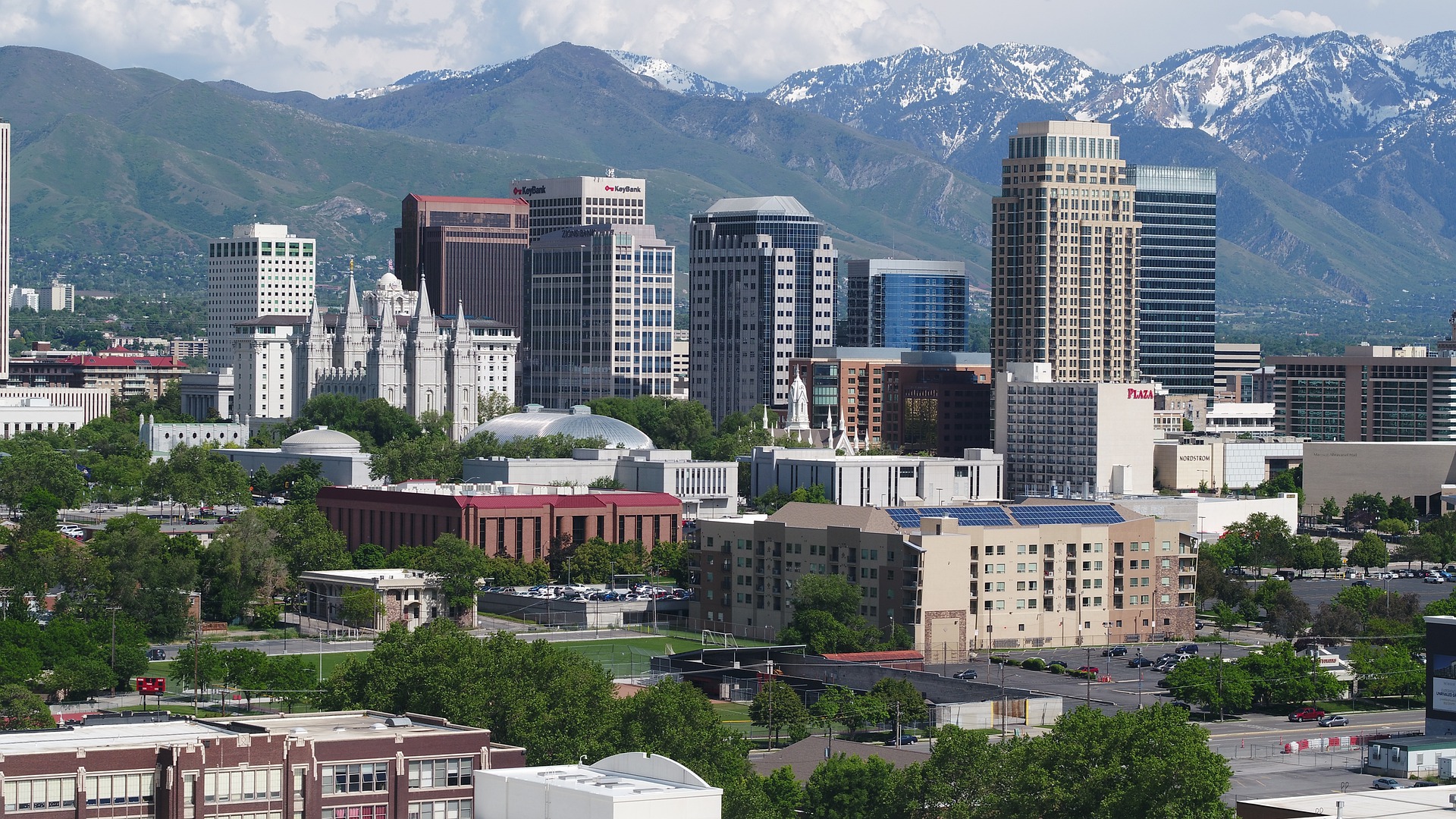 How To Get From Salt Lake City Airport To City Center - All Possible Ways, cheapest way from Salt Lake City airport to city center, cheapest way from Salt Lake City airport to downtown, Salt Lake City airport to city center, Salt Lake City airport to city, Salt Lake City airport to downtown, Bus Salt Lake City Airport, Light Trail Salt Lake City Airport