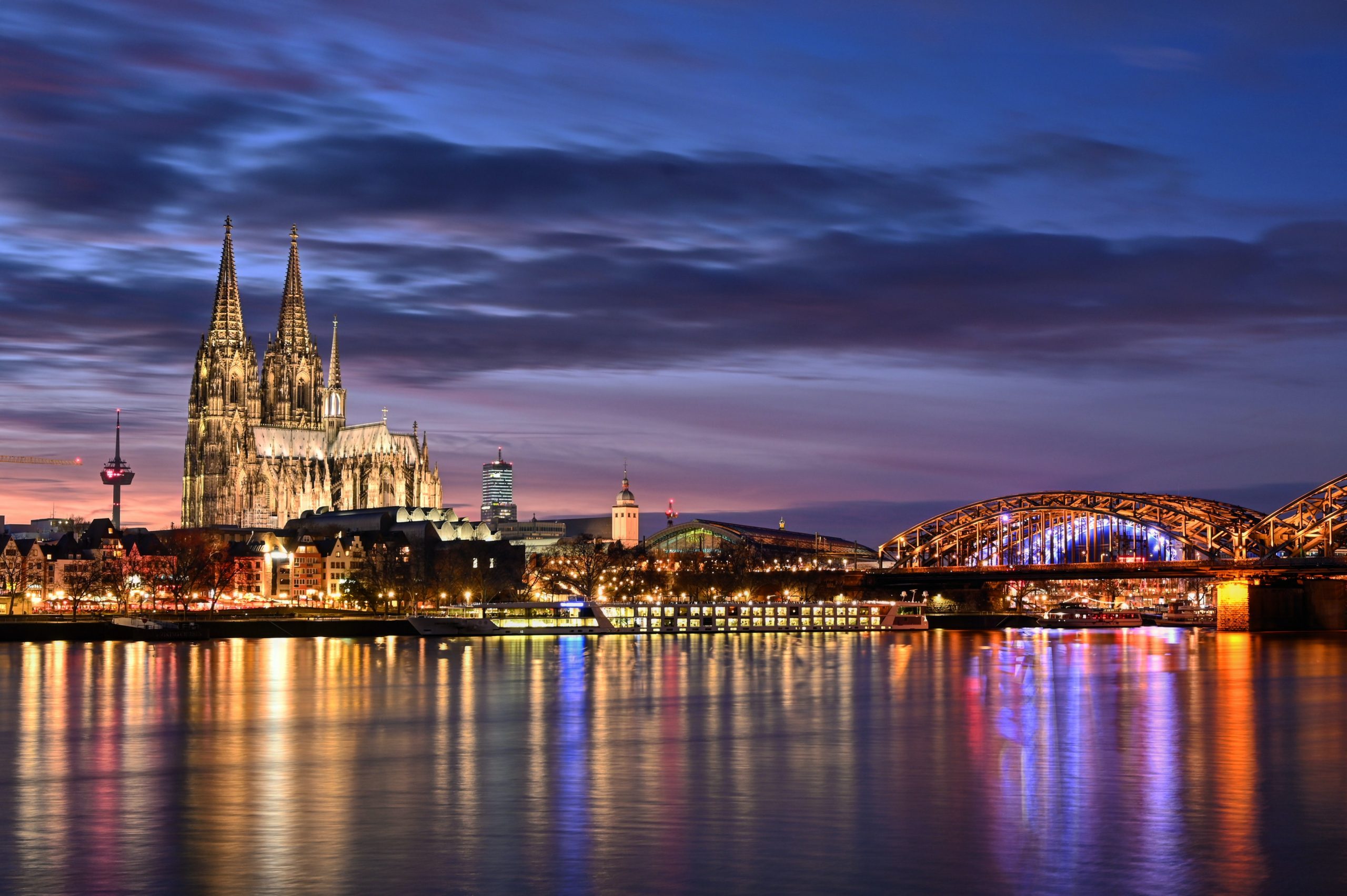 How To Get From Cologne Airport To City Center - All Possible Ways, cheapest way from Cologne airport to Downtown, cheapest way from Cologne airport to city, Cologne airport to city center, Cologne airport to Cologne, Cologne Bus Airport, bus from Cologne airport to city center, Train Cologne airport to city center, taxi Cologne airport to city center, Uber Cologne airport to city