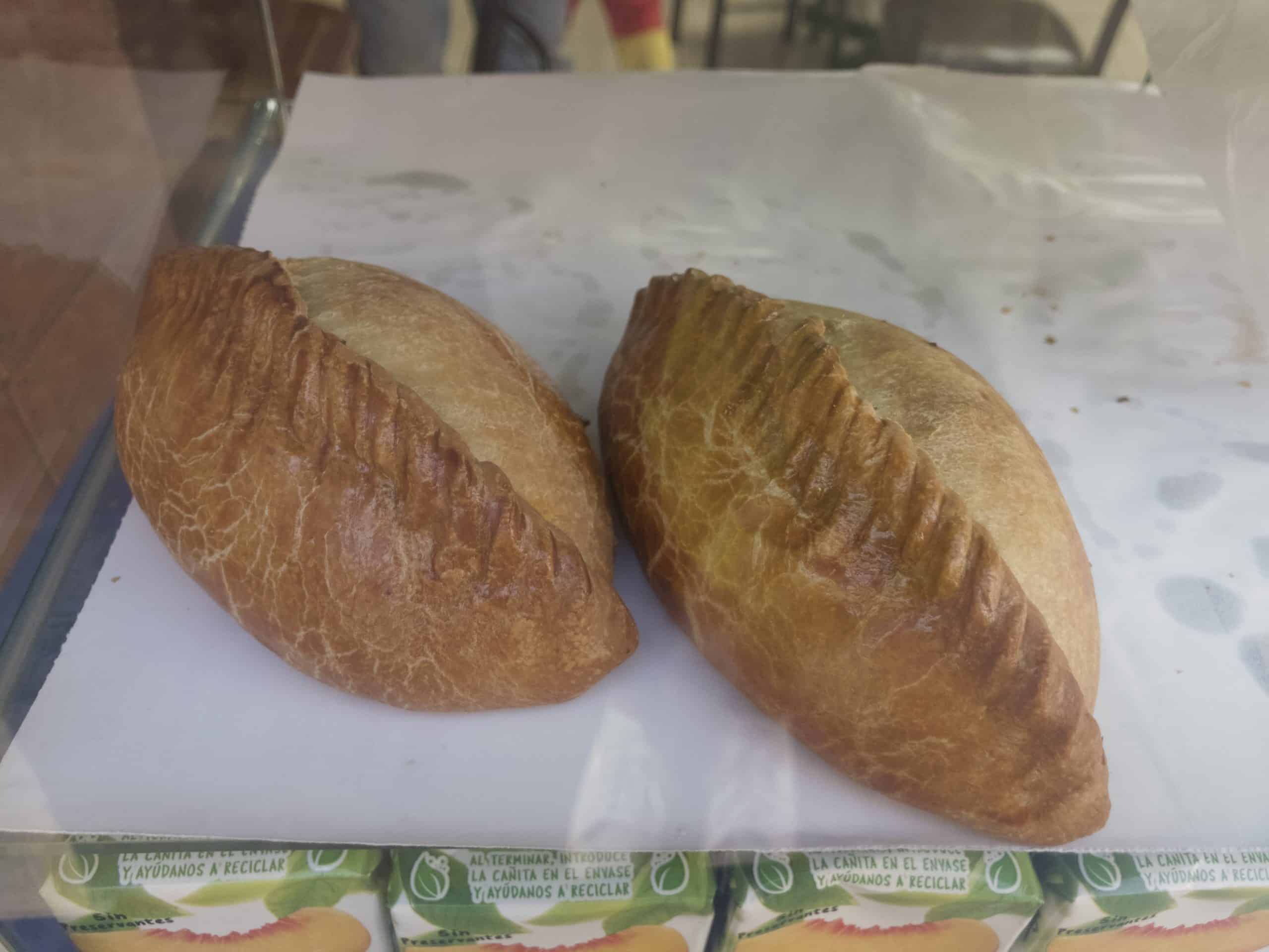 eMPANADAS SALTENAS, breakfast in Peru, peruvian breakfast, traditional peruvian breakfast, typical peruvian breakfast