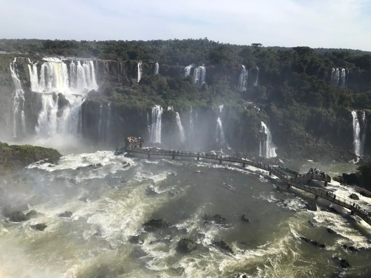 How To Get From Foz do Iguacu To Iguazu Falls, How to get to Iguazu Falls from Foz de Iguacu, foz do Iguacu to iguazu falls, iguazu falls , iguazu falls entrance fee, iguazu falls opening hours, bus from foz iguacu to iguazu falls, cheapest way from foz de iguacu to iguazu falls, taxi from Foz do Iguacu to Iguazu Falls, Uber from Foz do Iguacu to Iguazu Falls,