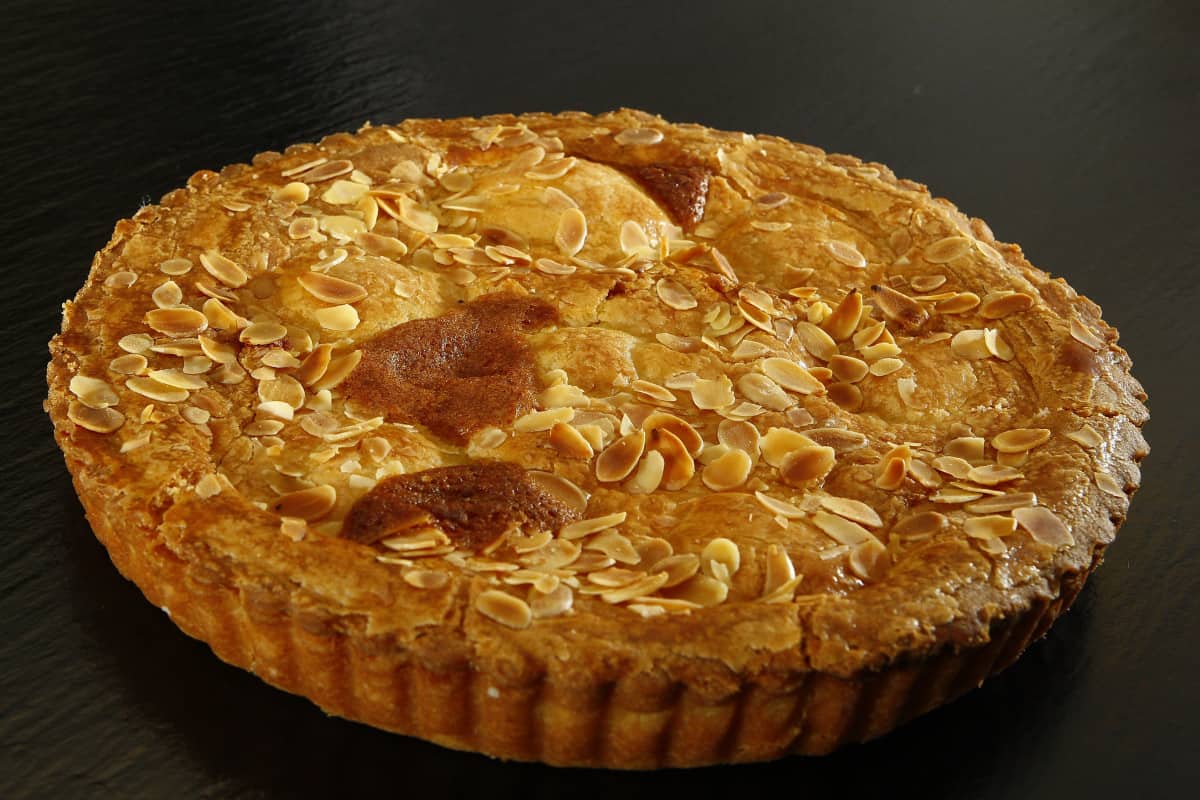 Mondlukaka - Traditional Icelandic Almond Cake