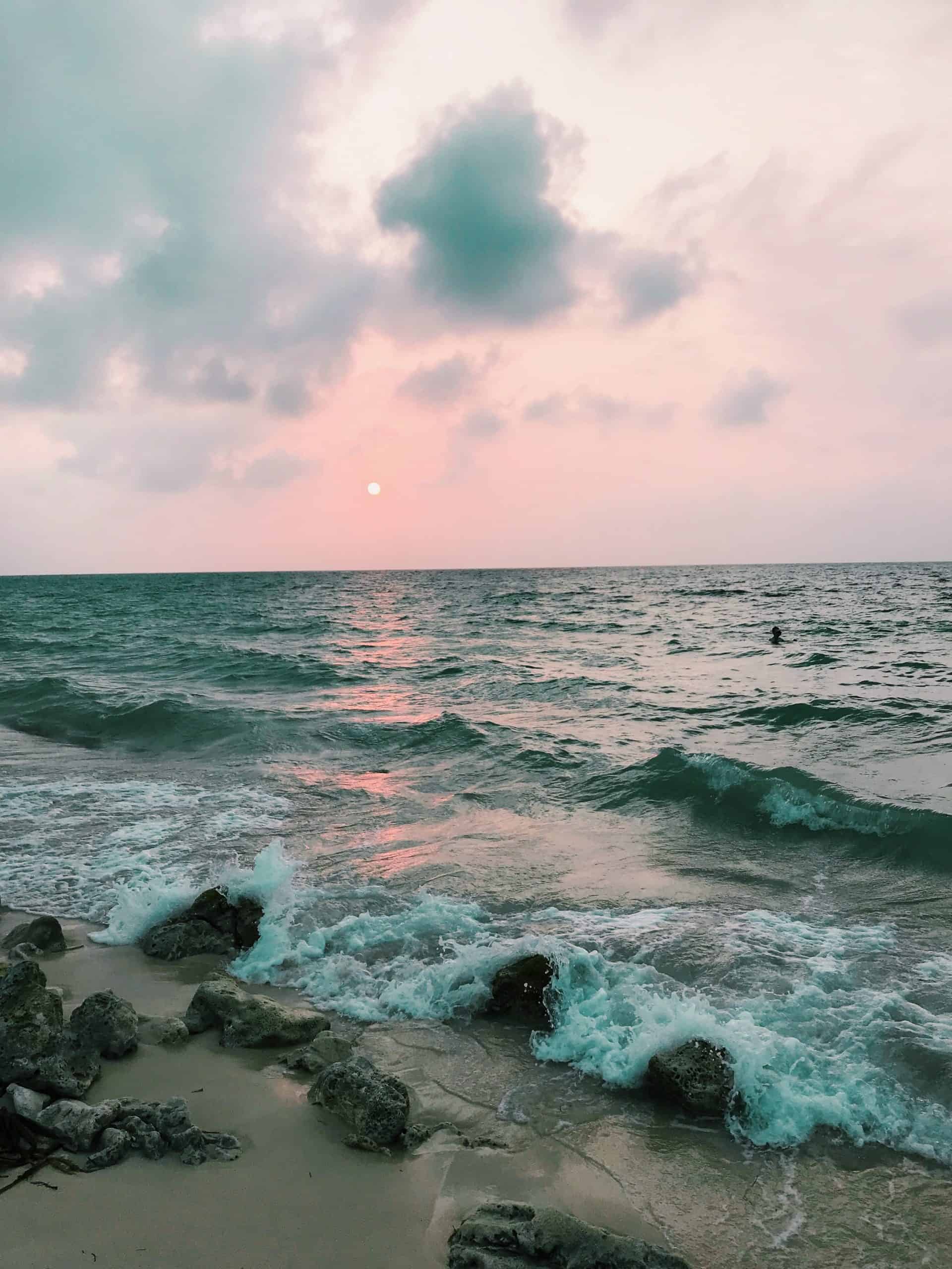 Cartagena vs Medellin - 10 Best Reasons to Visit Each City