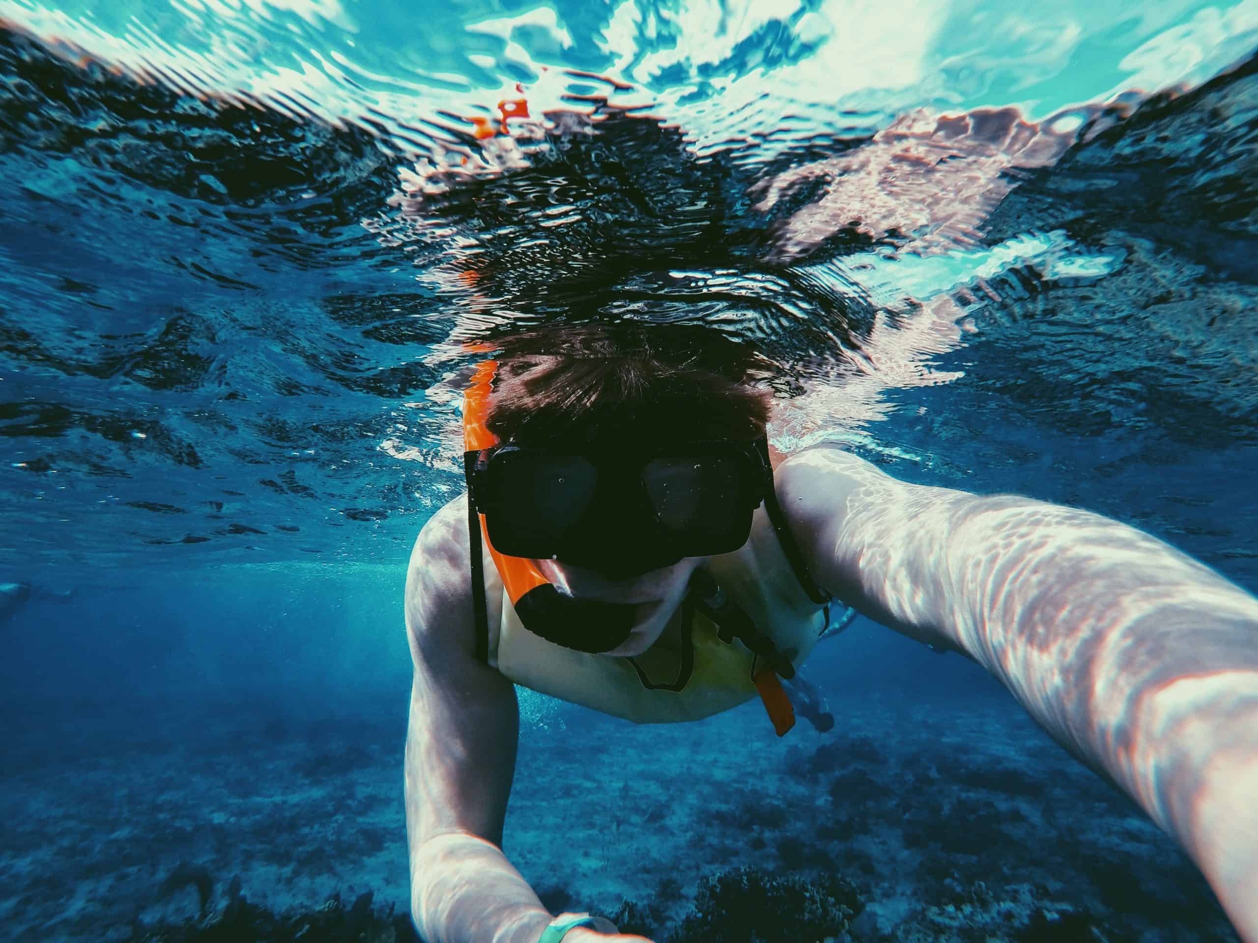 Scuba Diving in Punta Basora - Aruba vs Belize - Which is the Better Vacation?