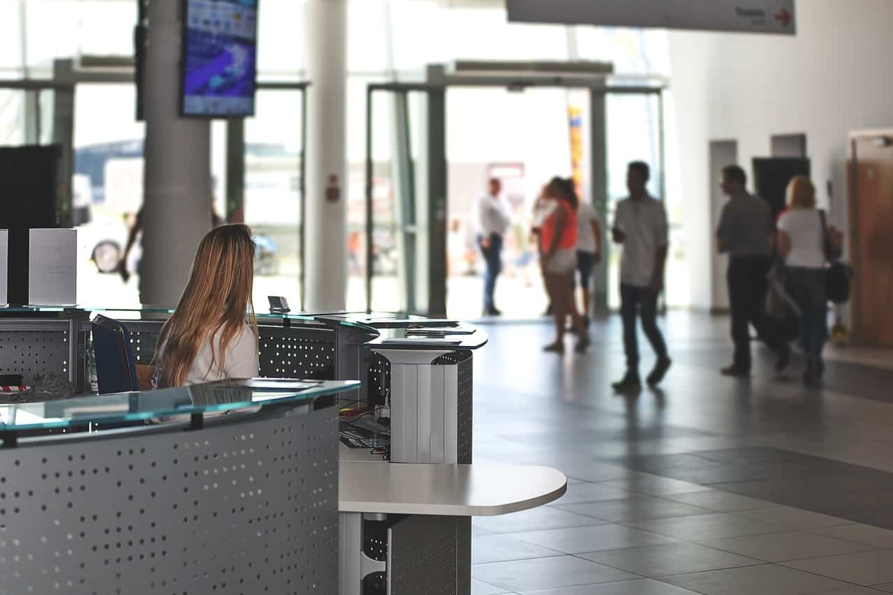 Best Tips for Flying - Before, During And After Your Flight, 6 Reasons to Stay in an Airport Hotel